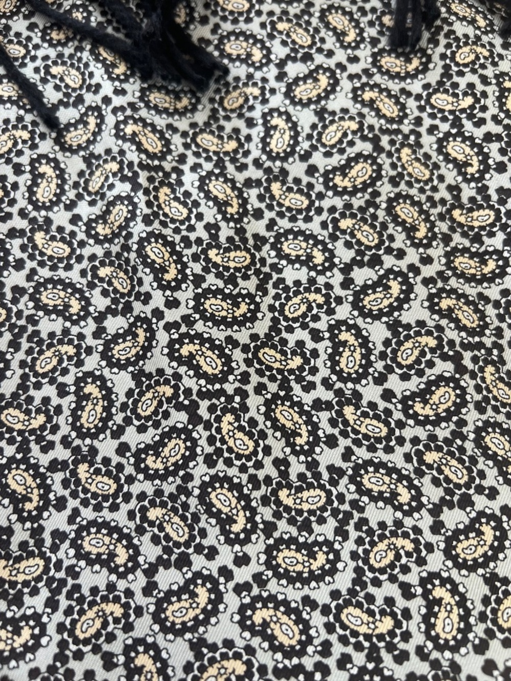 Amicale Reversible Silk & Cashmere Scarf Black Paisley Fringe 11 x 60 - Picture 3 of 6